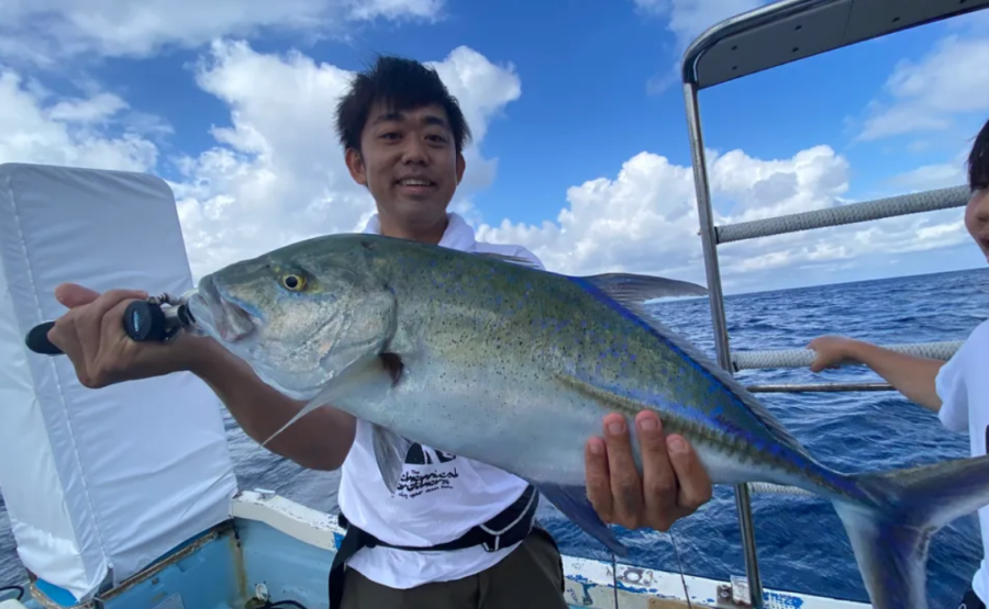 【石垣島/半日貸切】釣りガイド歴10年のベテラン船長を独り占め！プライベートな釣り半日チャーターツアー【居酒屋で調理可能】（No.359）