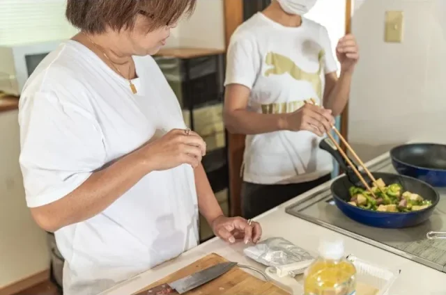 【石垣島】雨の日OK◎しまんちゅと交流しよう！島のお母さんが教える沖縄地元料理教室