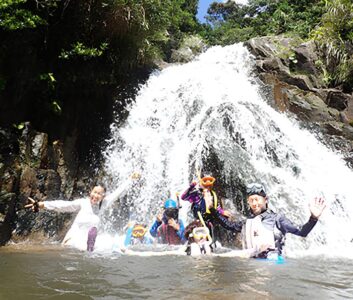 【石垣島/半日/小雨OK♪】選べる！山登りor渓流トレッキングツアー☆《貸切オプション・無料送迎付き》