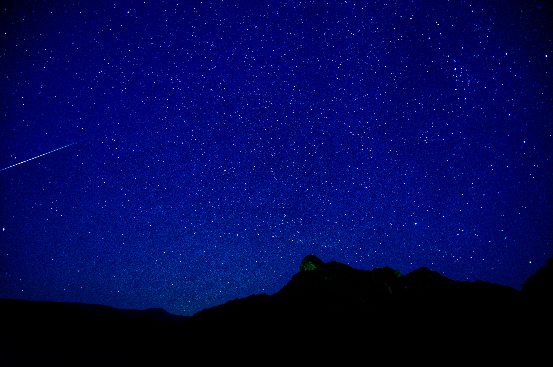 空一面を埋め尽くす石垣島の星空