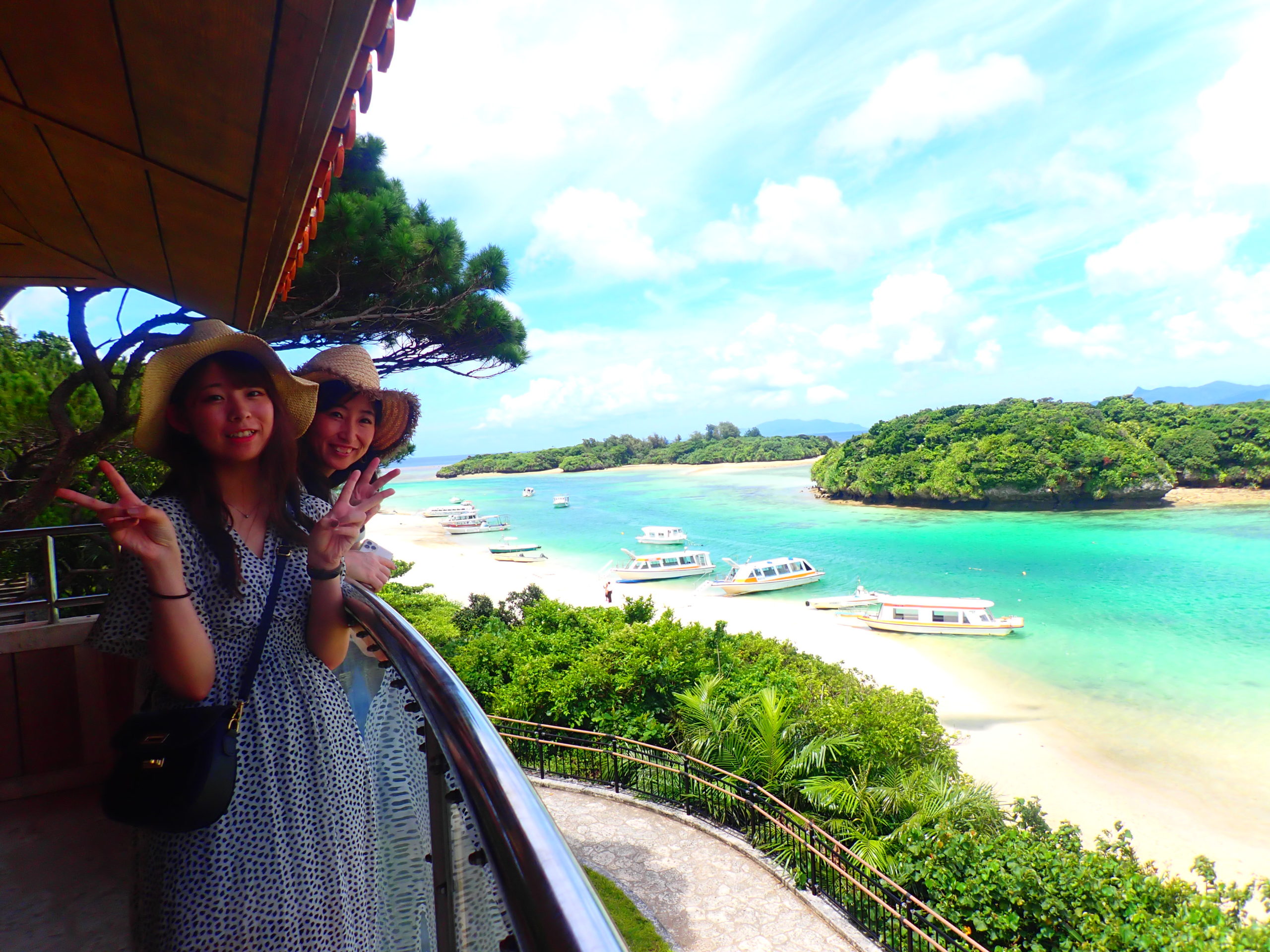 川平湾散策、友達と