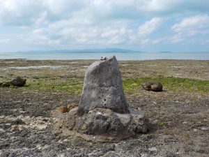 ニーラン石 竹富島の観光スポット 石垣島ツアーズ
