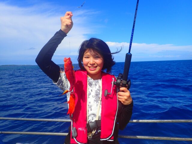 石垣島で釣りを楽しむ女性