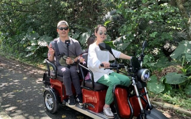 【沖縄・石垣島】【要普通免許】ヘルメット装着不要の３人乗り電動バイク！ポータレンタル