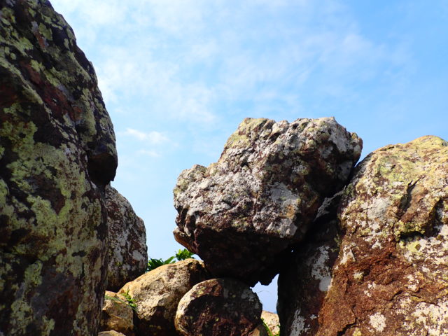 マーペー岩