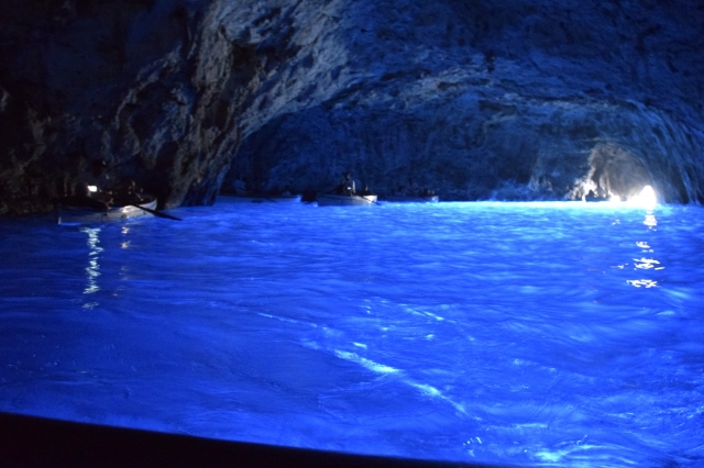 カプリ島　青の洞窟