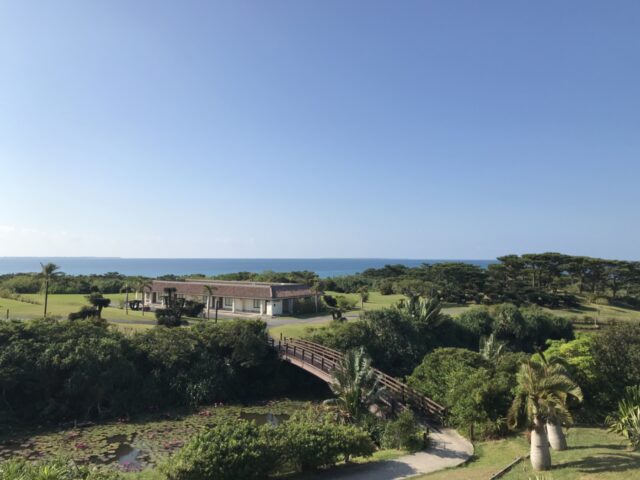 沖縄の離島でリゾートゴルフを満喫しよう！【石垣島・小浜島】南国で楽しむゴルフをの魅力やそれぞれのゴルフ場の特徴をご説明