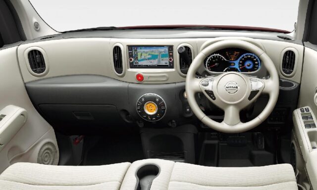 レンタカー　車