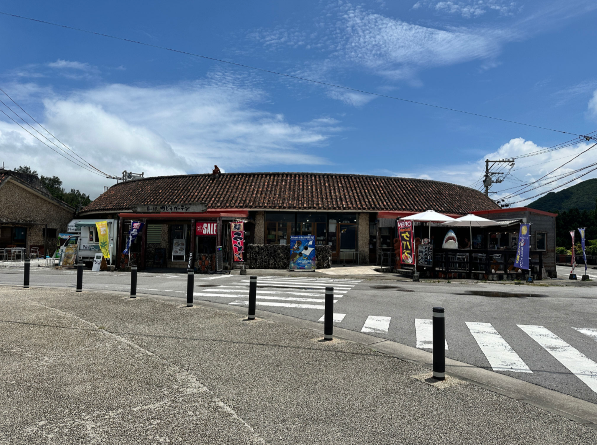 【石垣島/3時間】絶景川平の歴史と魅力を体感！サイクリングで巡る観光ガイドツアー☆電動アシスト付きで楽々移動《初心者歓迎/レンタサイクル付き》（No.259）