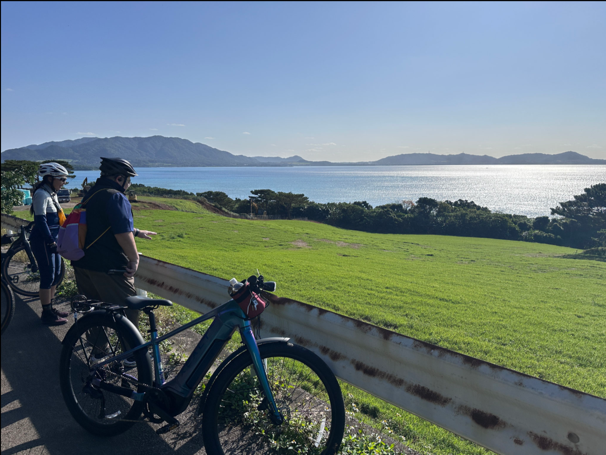 【石垣島/3時間】知られざる崎枝半島の絶景と歴史！サイクリングで巡る観光ガイドツアー☆電動アシスト付きで楽々移動《初心者歓迎/レンタサイクル付き》（No.260）