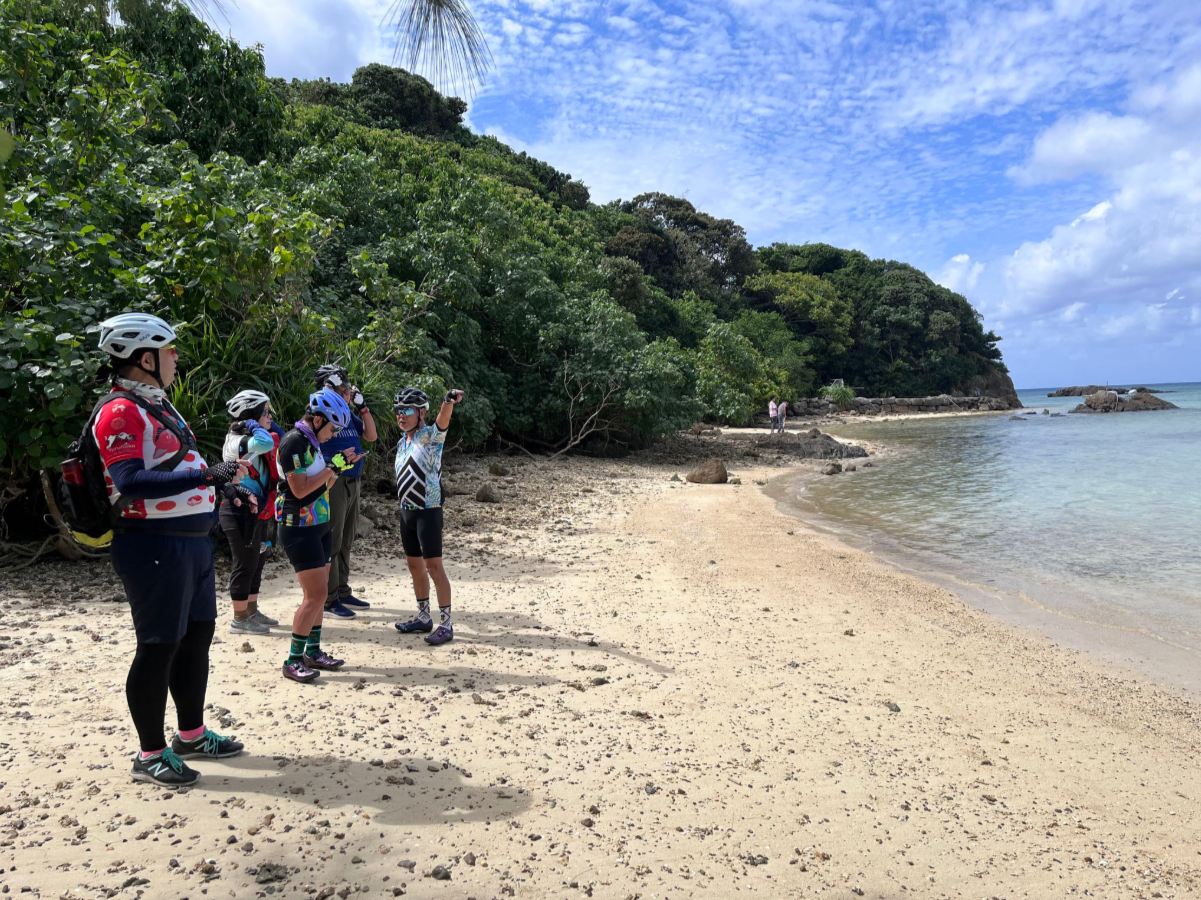 【石垣島/3時間】絶景川平の歴史と魅力を体感！サイクリングで巡る観光ガイドツアー☆電動アシスト付きで楽々移動《初心者歓迎/レンタサイクル付き》（No.259）