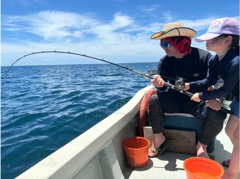 【石垣島/半日】八重山のベテラン船長と行く☆初心者＆子供OKの手ぶら釣り体験/釣った魚は居酒屋で堪能♪《写真データ付き》（No.257）