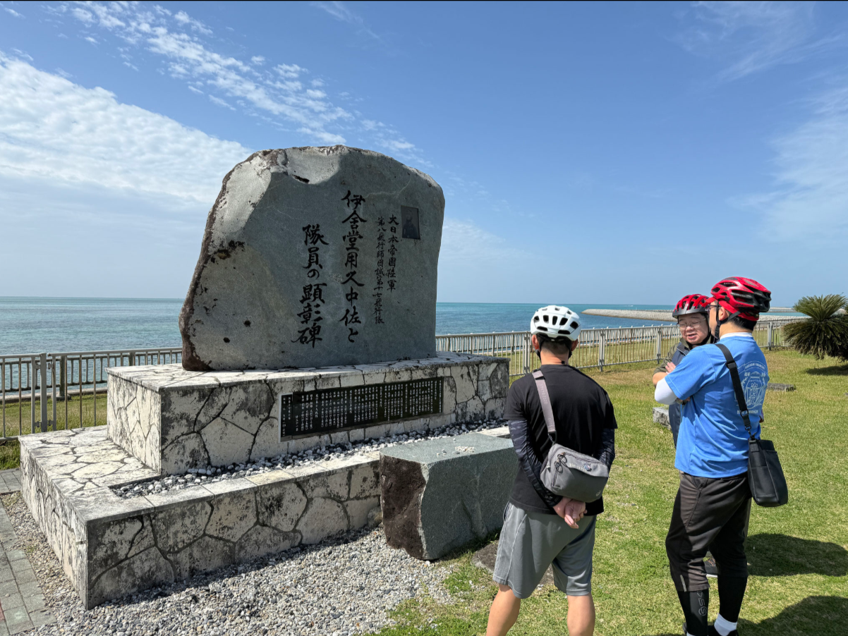 【石垣島/3時間】石碑や裏路地をめぐるディープな体験！サイクリングで巡る観光ガイドツアー☆電動アシスト付きで楽々移動《初心者歓迎/レンタサイクル付き》（No.258）