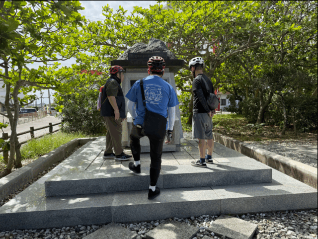 石垣島の史跡巡りをするサイクリングツアー
