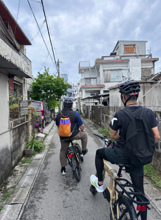 【石垣島/3時間】石碑や裏路地をめぐるディープな体験！サイクリングで巡る観光ガイドツアー☆電動アシスト付きで楽々移動《初心者歓迎/レンタサイクル付き》（No.258）