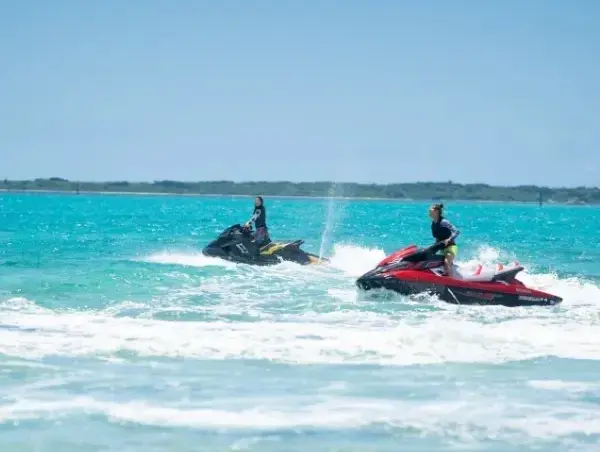 【石垣/約3時間】3歳から参加できる!石垣島の海を水上バイクで堪能! 幻の島に上陸&シュノーケリングツアー《前日予約OK》(No.279)