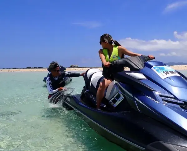 【石垣/約3時間】3歳から参加できる!石垣島の海を水上バイクで堪能! 幻の島に上陸&シュノーケリングツアー《前日予約OK》(No.279)