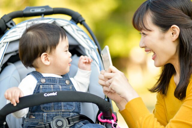 赤ちゃん ベビーカー お母さん