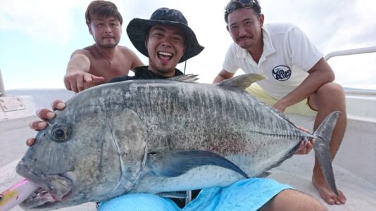 釣り【石垣島/釣り】なんでも対応！船貸し切りのチャーター半日コース＜機材込み＆居酒屋で調理可能＆写真無料＞初心者大歓迎♪