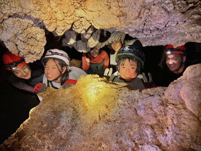 鍾乳洞、ケイビング