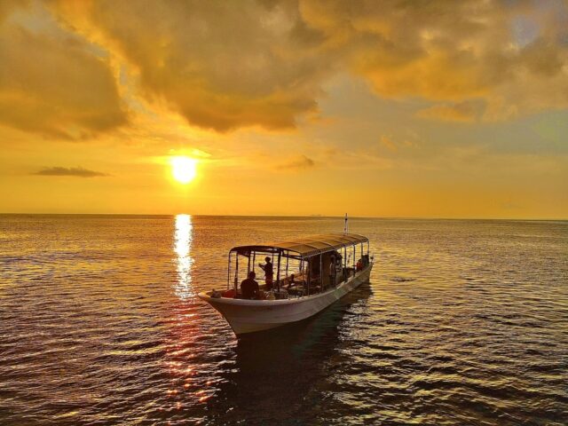 夕日　ボート　釣り