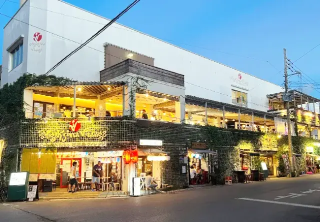 石垣島グルメの宝庫「石垣島ヴィレッジ」で、のんびり飲み歩き♪ 話題の居酒屋スポットをたっぷりご紹介！