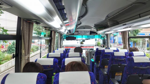 観光バス　車内