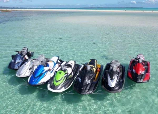 【石垣/約3時間】3歳から参加できる!石垣島の海を水上バイクで堪能! 幻の島に上陸&シュノーケリングツアー《前日予約OK》(No.279)