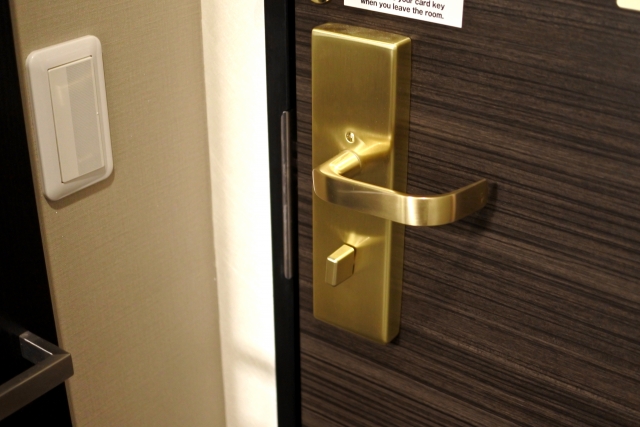石垣島 格安ホテル ホテルのドア