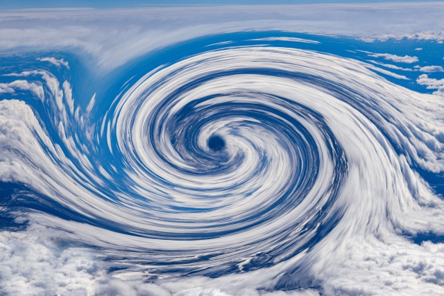 石垣島など沖縄地方に接近する大型台風の衛星写真イメージ。