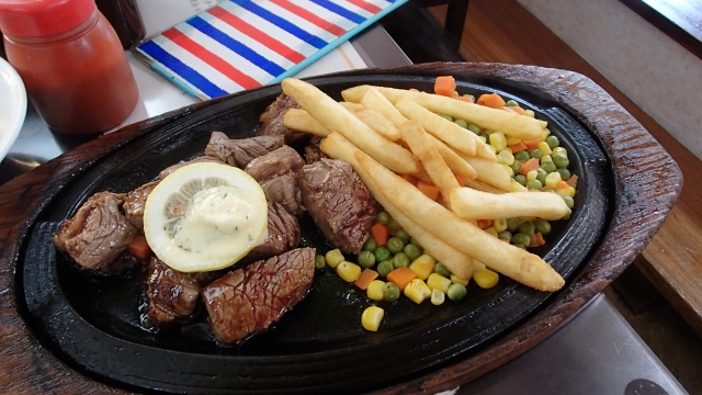 石垣島　ランチ　ステーキ