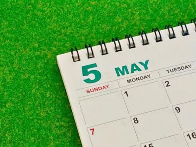 ゴールデンウィークや5月の竹富島旅行、水牛車観光の計画をイメージしたカレンダー。