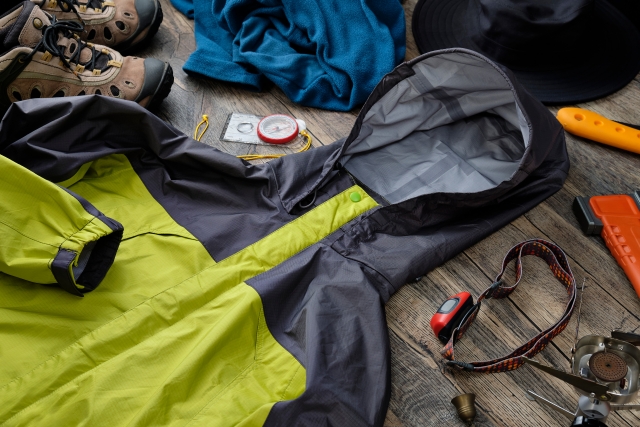 石垣島ホタルツアーに必要な装備品。安全な夜間散策のための準備アイテム。