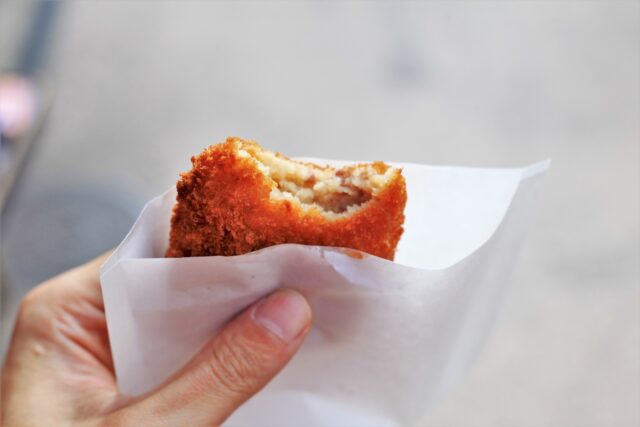 コロッケ 食べ歩き