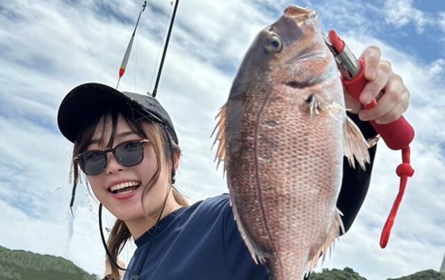 釣り　女性　サングラス