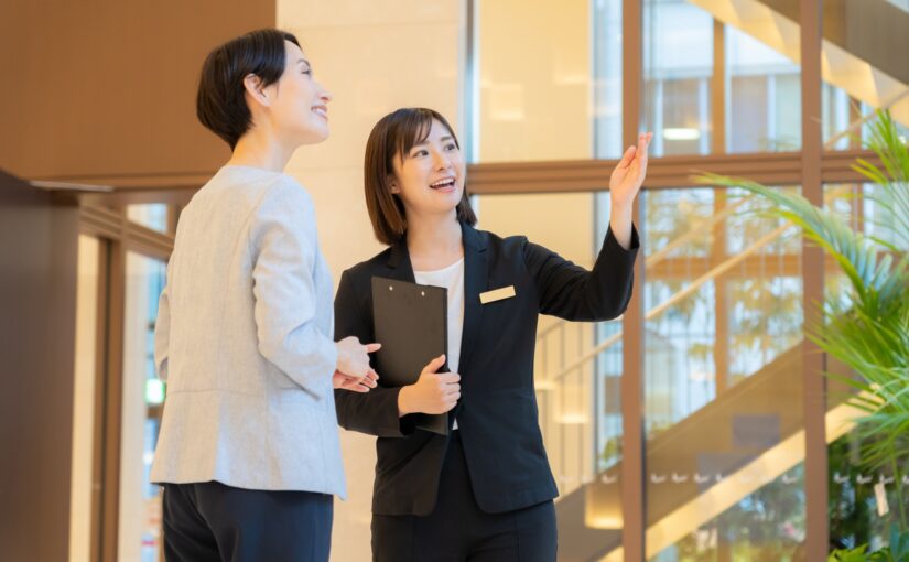 ホテル　スタッフ　ご案内